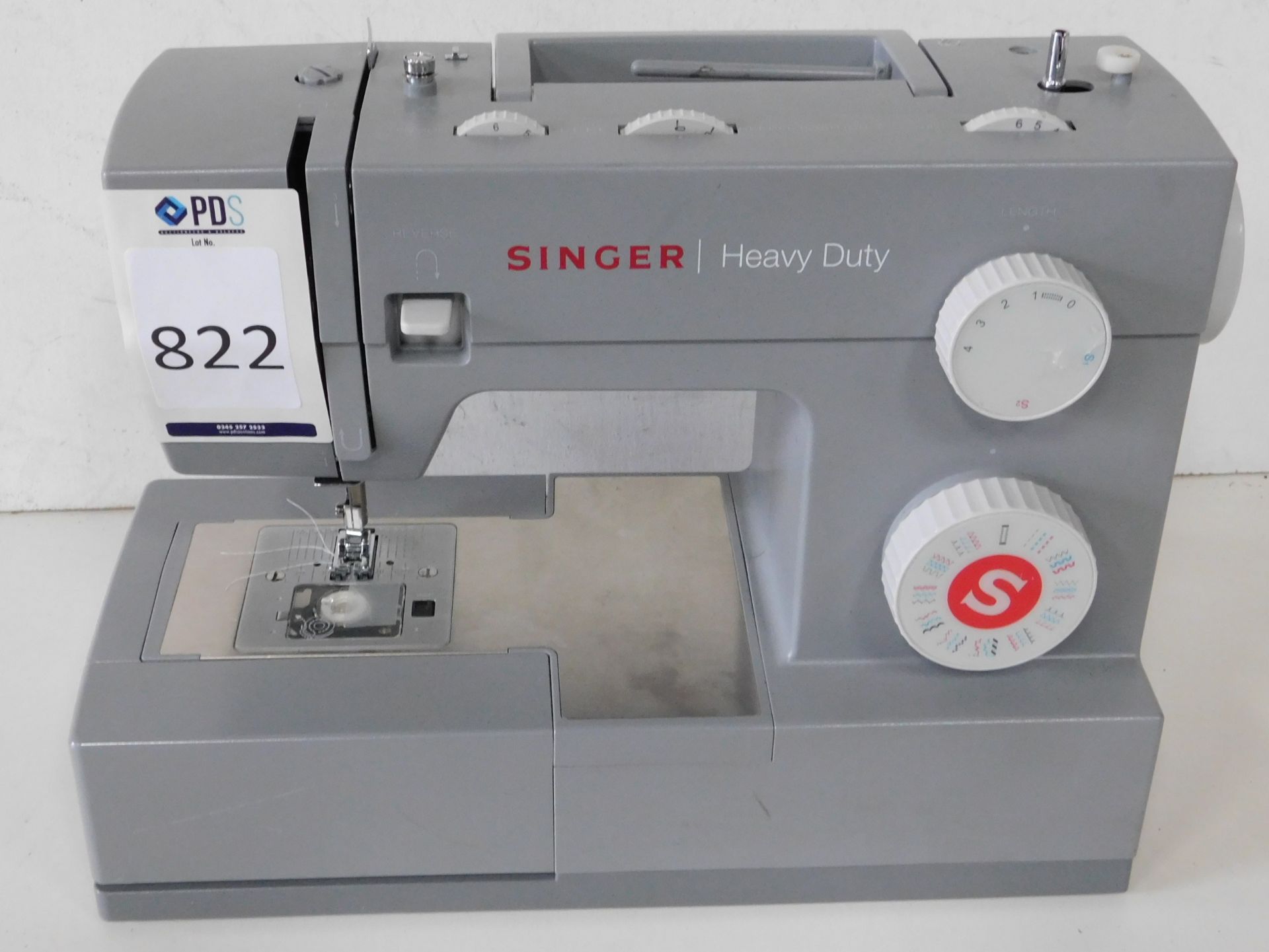 Singer 4432 Domestic Sewing Machine, 240V  (Location Brentwood. Please Refer to General Notes)