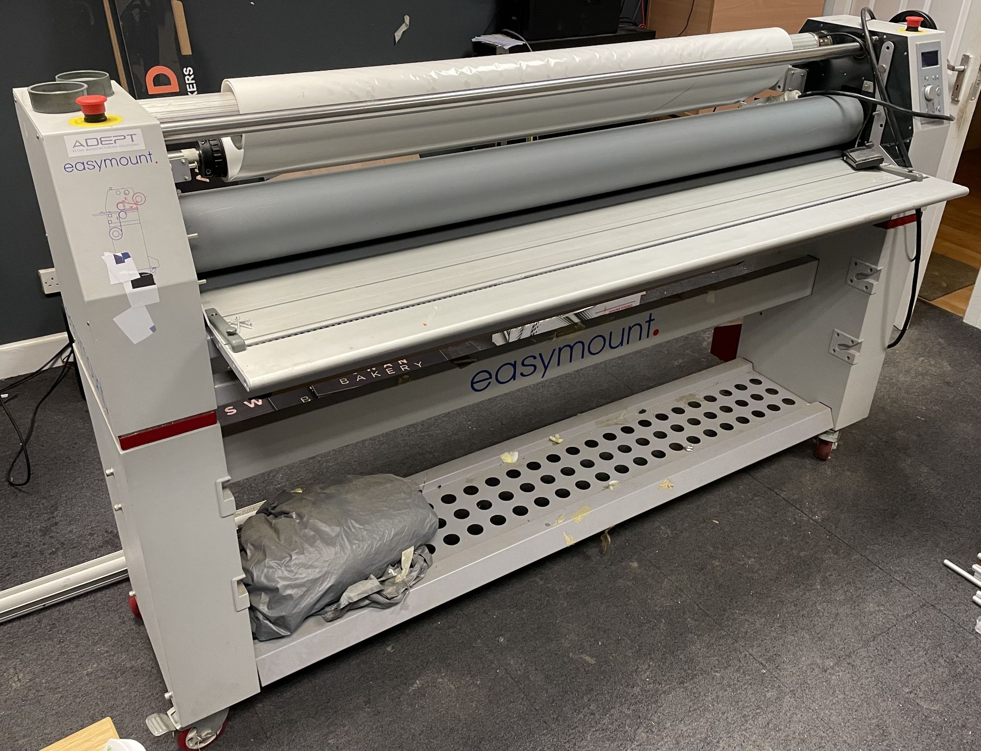 Easymount EM-1600SHW Wide Format Laminator (Location Oldham. Please Refer to General Notes) - Image 4 of 4