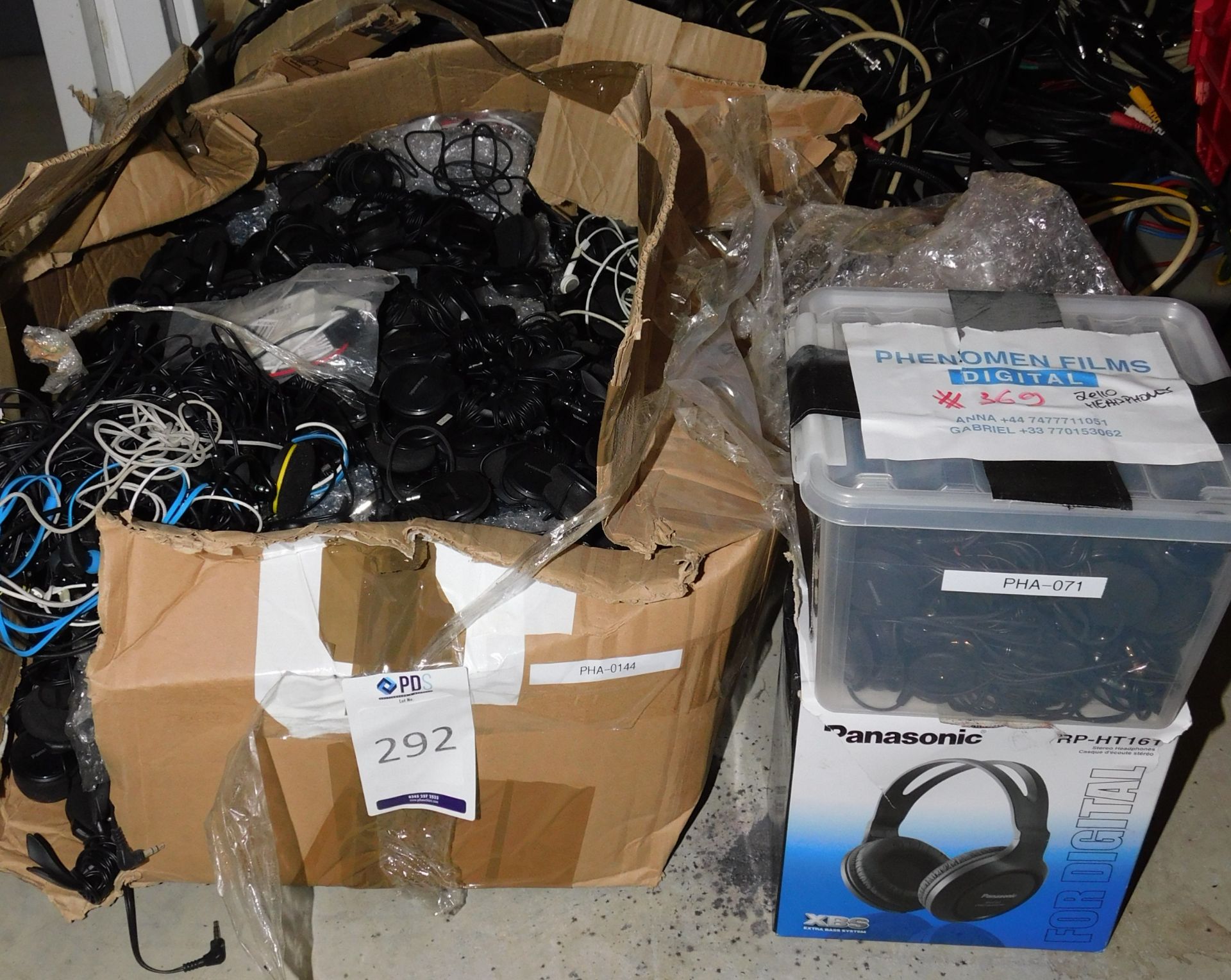 Quantity of Various Earphones and Headphones (Location Brentwood. Please Refer to General Notes)