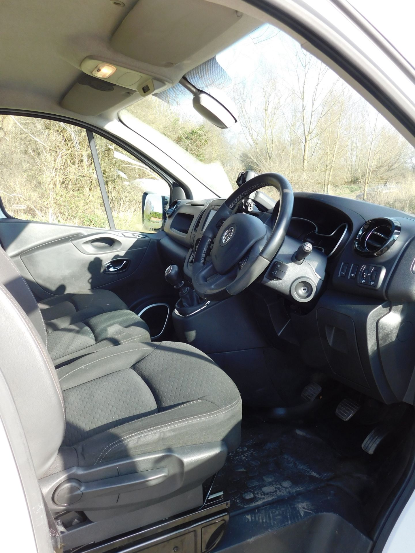 Vauxhall Vivaro 2900 LE NAV CDTI BT S/S Bi-Turbo, Registration EJ17 ZFW, First Registered May - Image 9 of 27