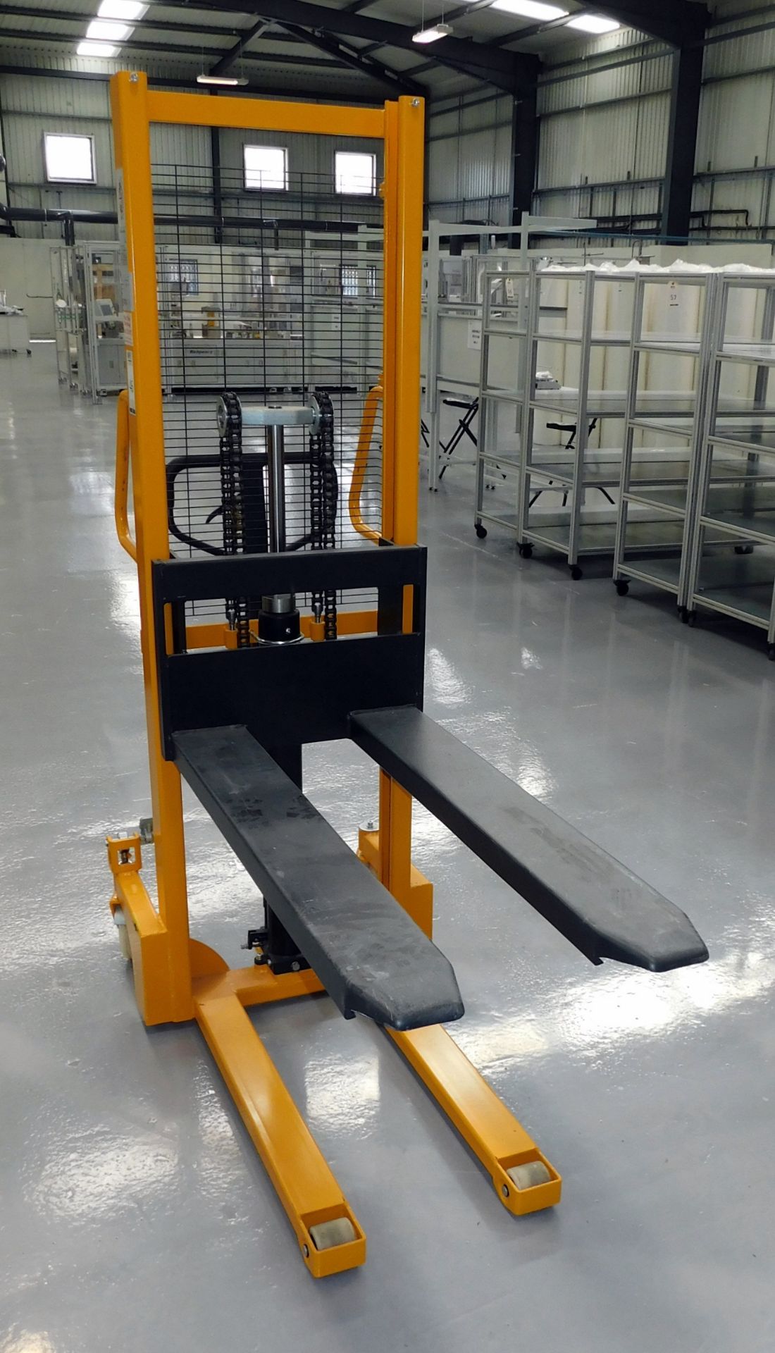 Type SFH10 Manual Stacker Pallet Lifter (2020), Capacity 1,000kg, Serial Number; J20112934-2/002 - Image 5 of 7