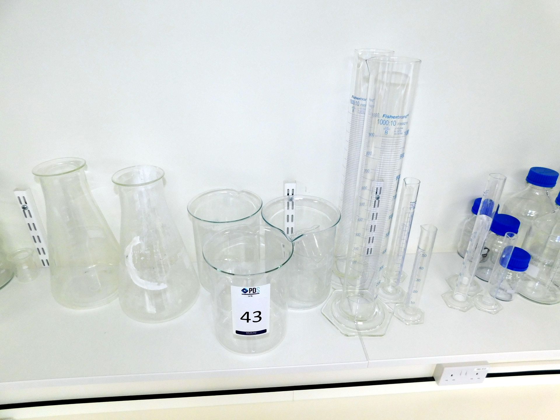 Quantity of Assorted Lab Glassware - Image 5 of 7