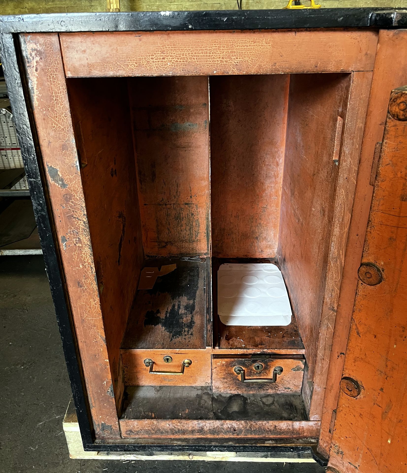 Palletised Phillips & Son Single Door Fire Resistant Key Safe (Open, Currently No Key) (Location: - Image 3 of 3