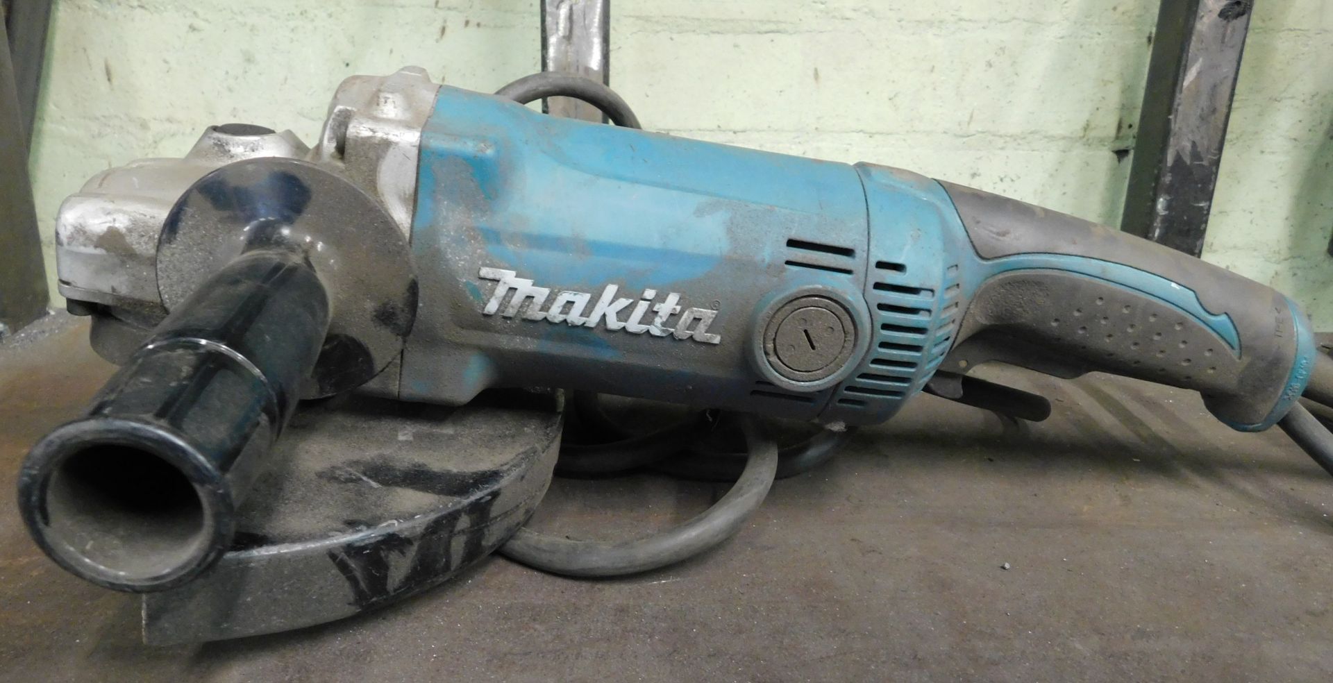 Makita GA9050 230mm Angle Grinder & Hitachi Hammer Drill, Both 110v (Location: Tottenham. Please - Image 2 of 3
