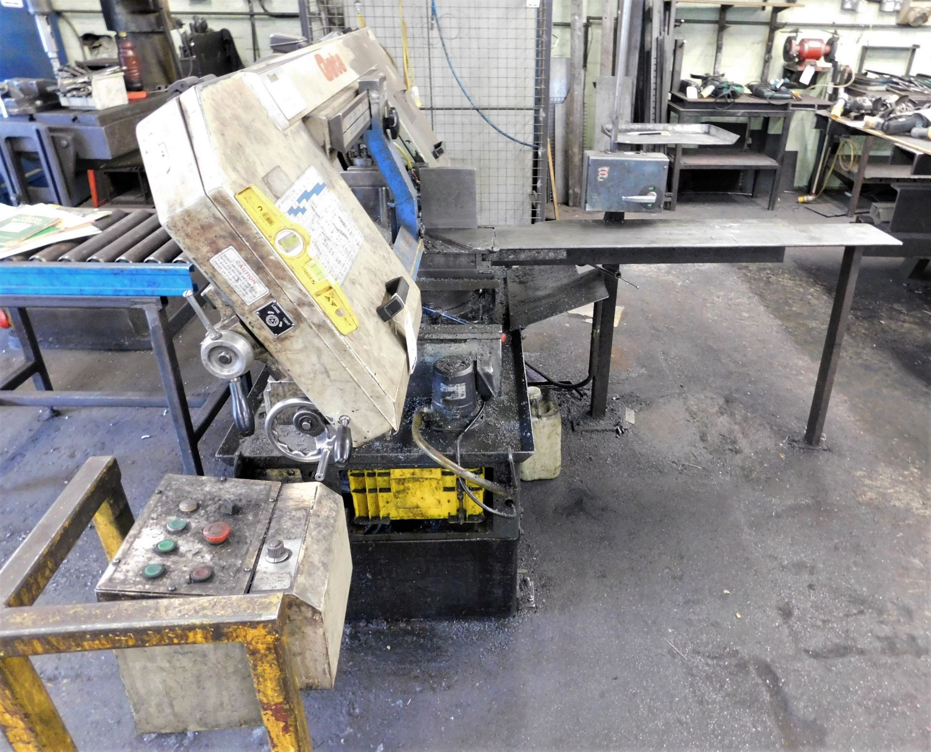 2007 Gate Machinery Heavy Duty Horizontal Bandsaw with Roller Feed Table & Workstand Serial Number - Image 4 of 8