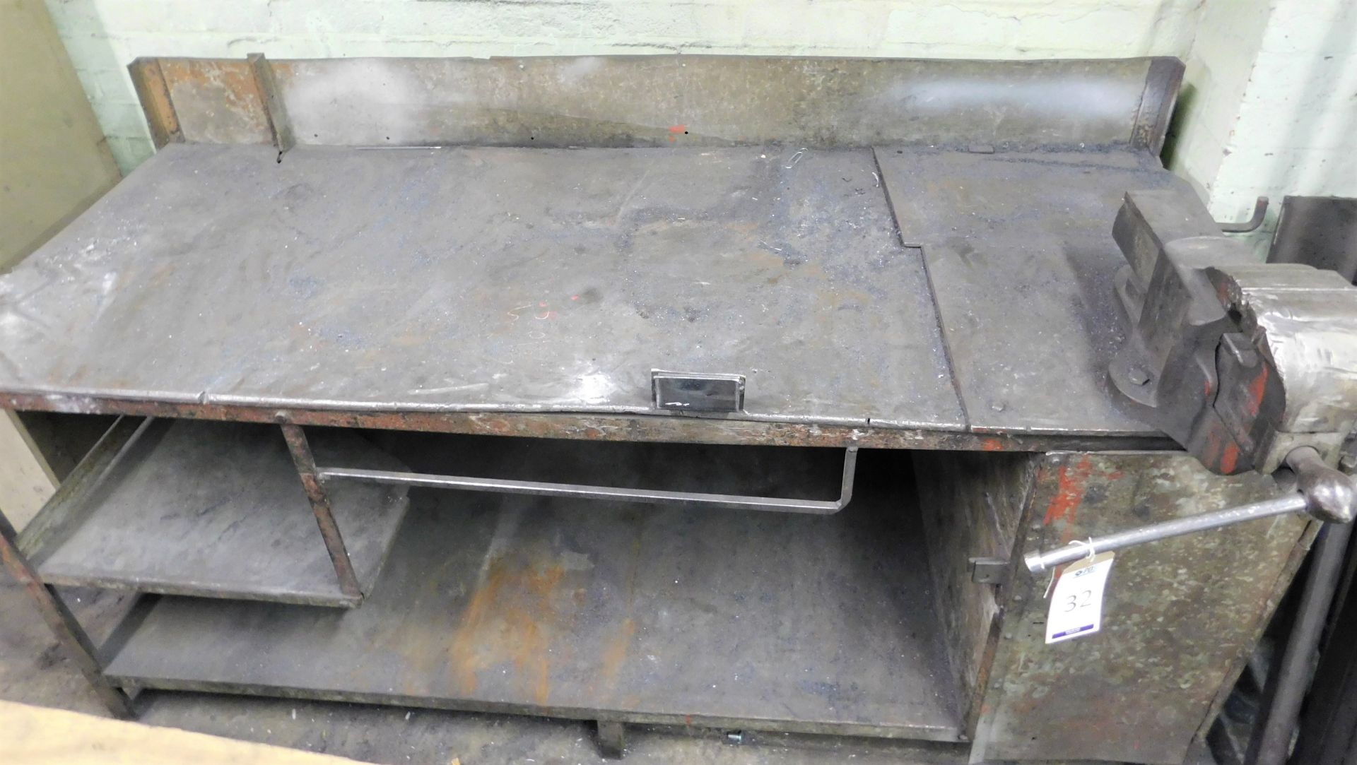 Fabricated Work Bench Fitted Record No25 Engineers Vice (Location: Tottenham. Please Refer to