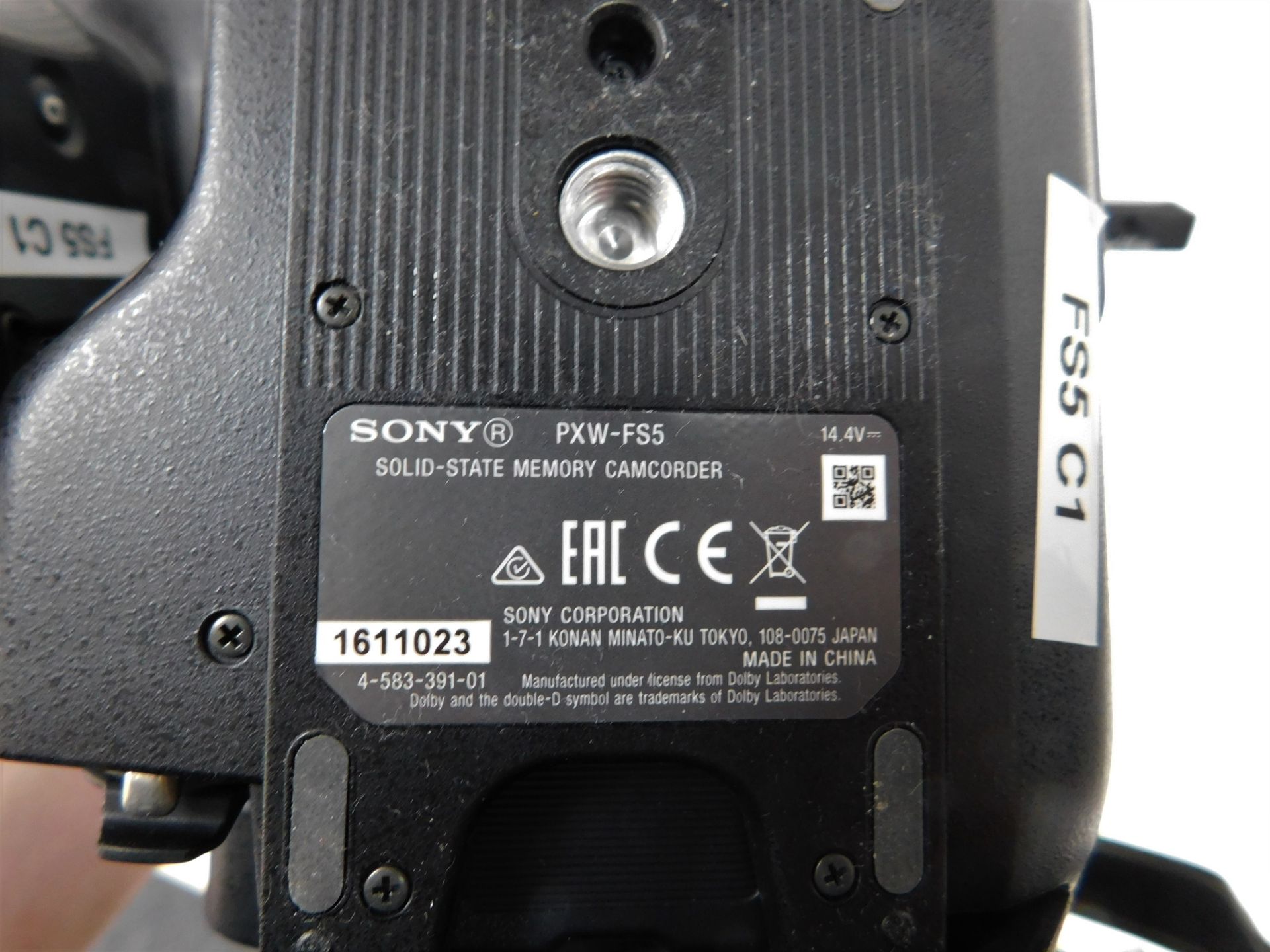Sony PXW-FS5 Solid State Memory Camcorder Body with Battery and Charger, Serial Number 1611023 ( - Image 3 of 6