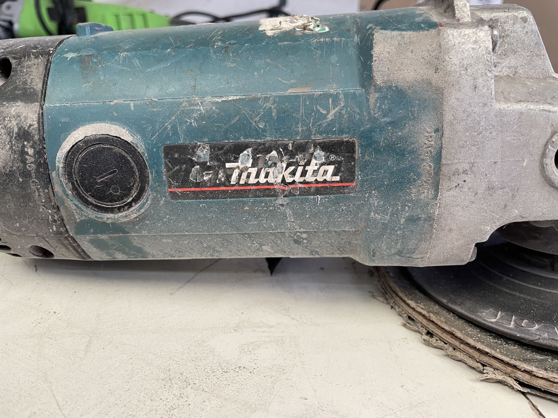 Makita 9069 Polisher, 240v (Location: Bedford. Please Refer to General Notes) - Image 2 of 4