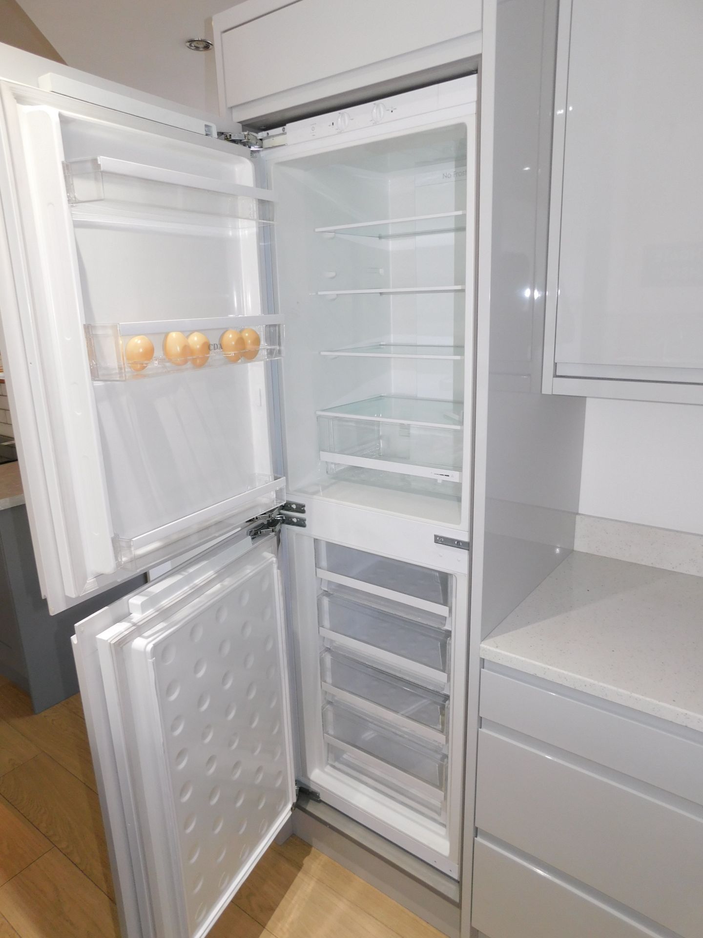 Sorrels Light Grey Ex-Display Kitchen with Stella White Quartz Work Top, Blanco 1.5 Bowl Composite - Image 4 of 4