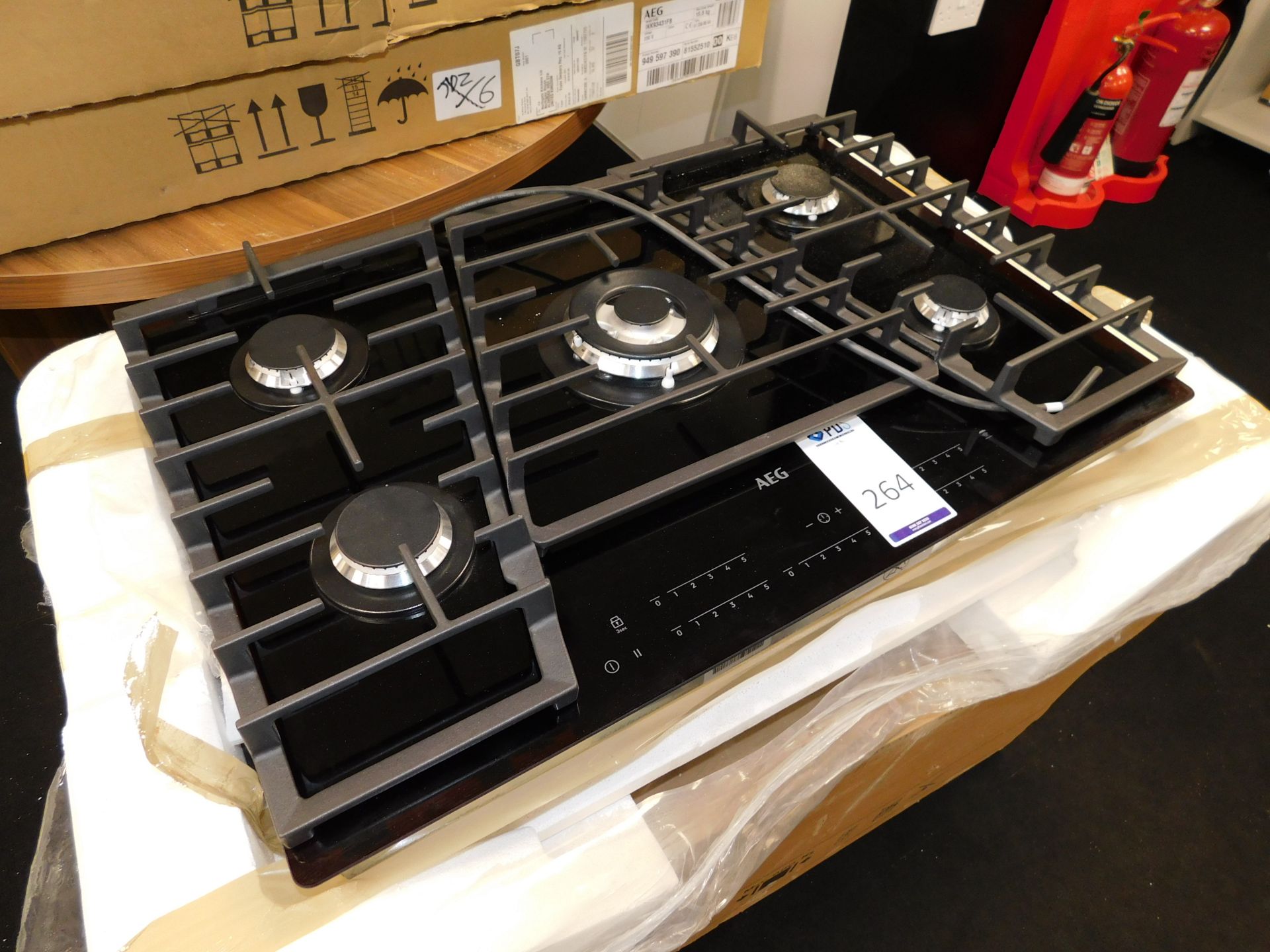 AEG HVB75450IB 75cm 5-Burner Induction Gas Hob (Location Walsall. Please Refer to General Notes)