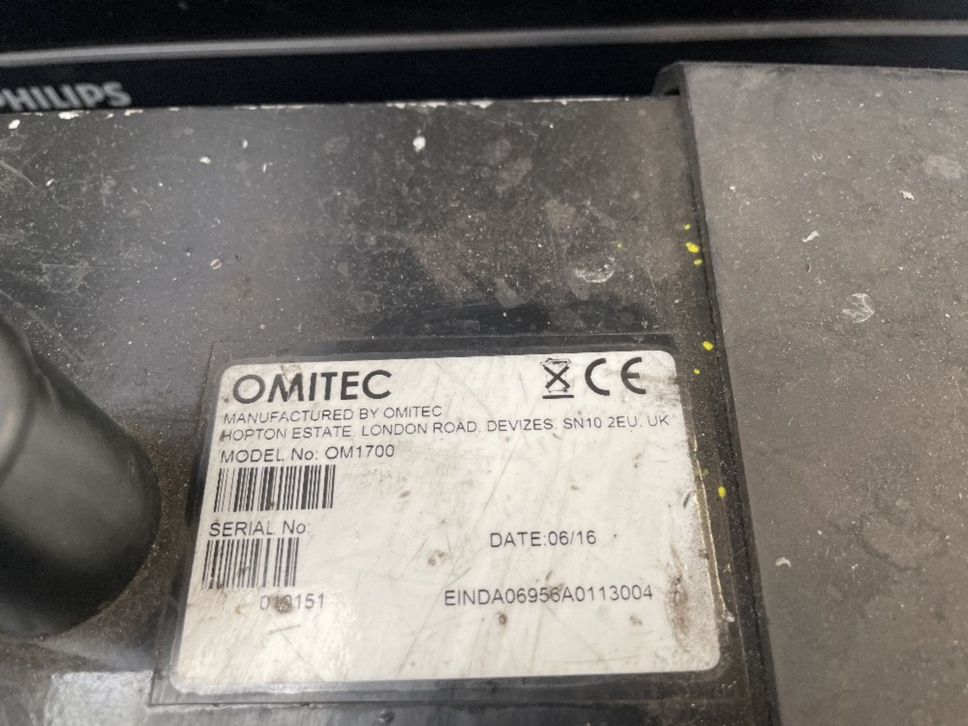 Omitec OM4600 Infrared Gas Analyser with OM1700 Smoke Metre with PC, Printer, Monitor on Mobile - Image 3 of 3