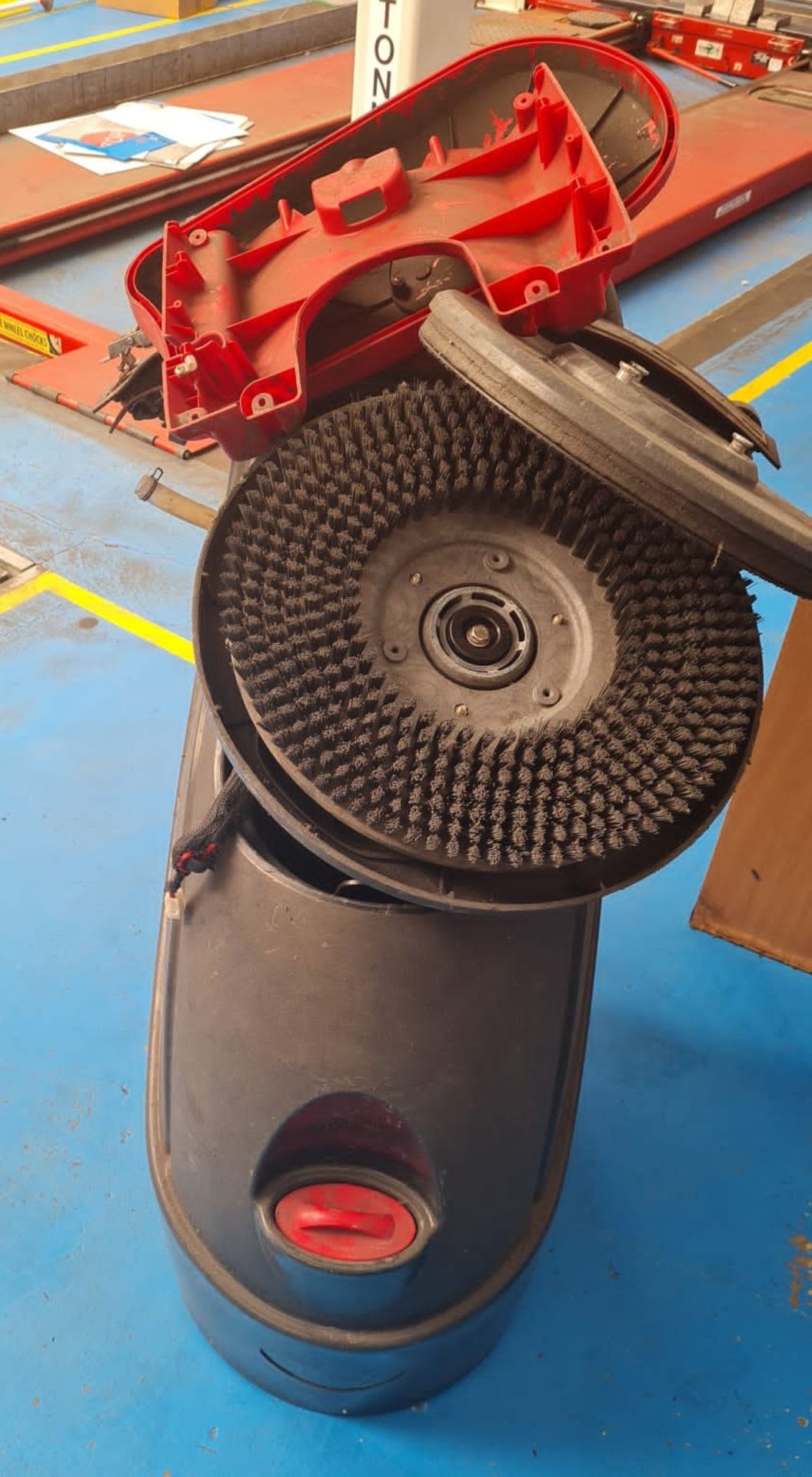 Morclean Pro Electric Floor Scrubber (For spares & repair)  (Location Surbiton . Please Refer to - Image 2 of 5