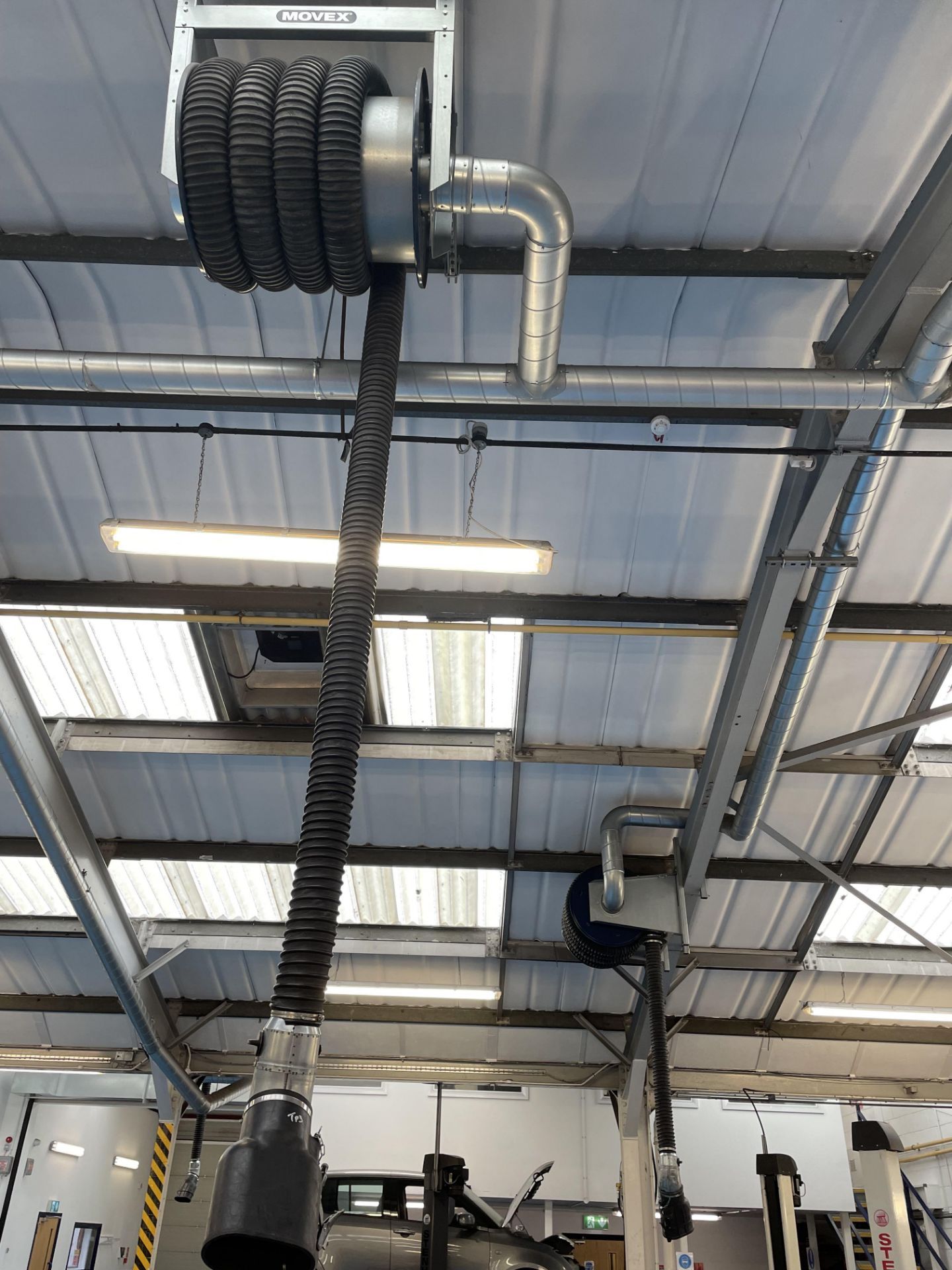 The Workshop Exhaust Extraction System Comprising 4 Recoil Extraction Hoses with Trunking & Movex - Image 2 of 5