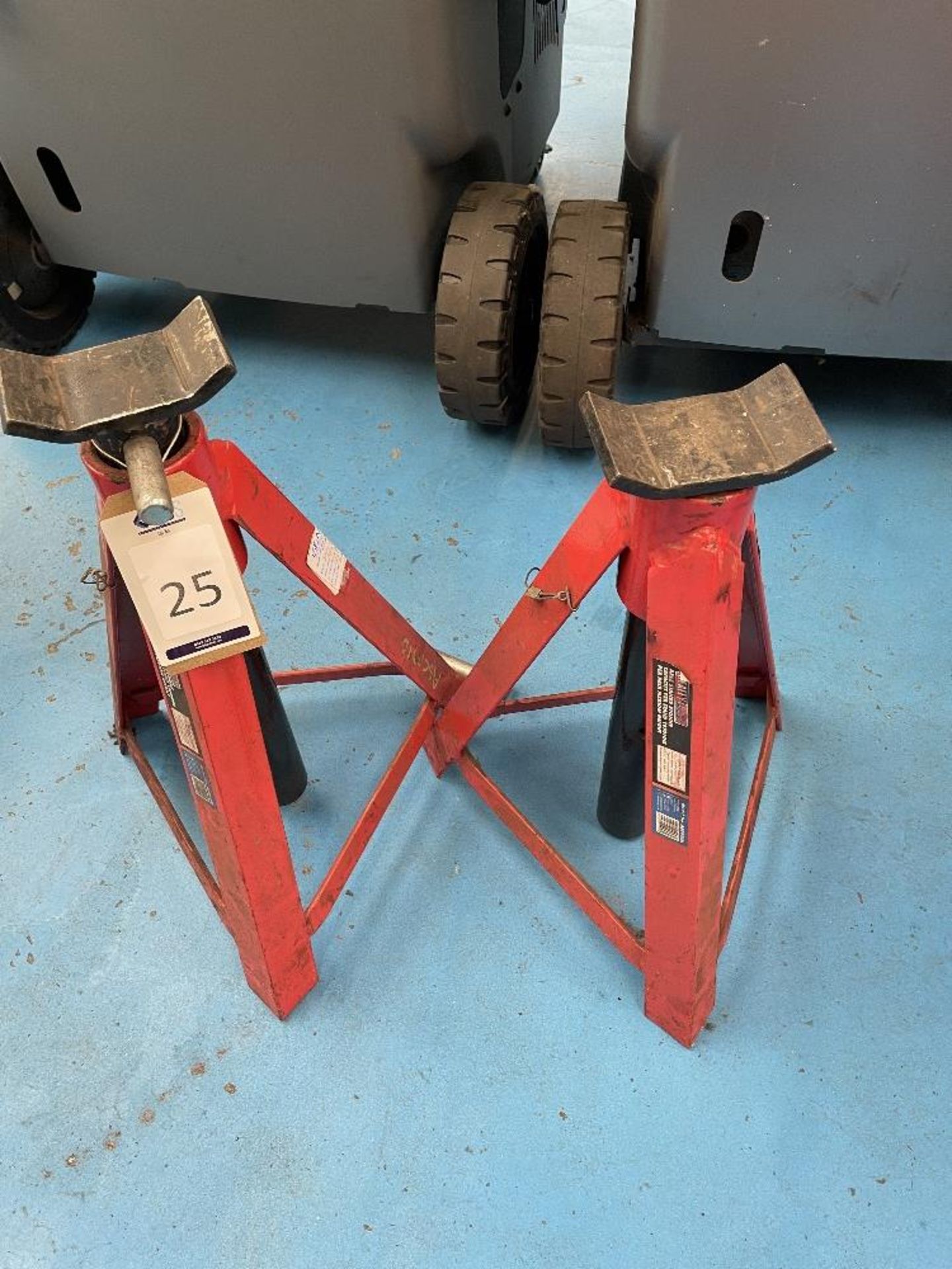 Pair of Sealey 5-Tonne Axle Stands (Location Surbiton . Please Refer to General Notes)