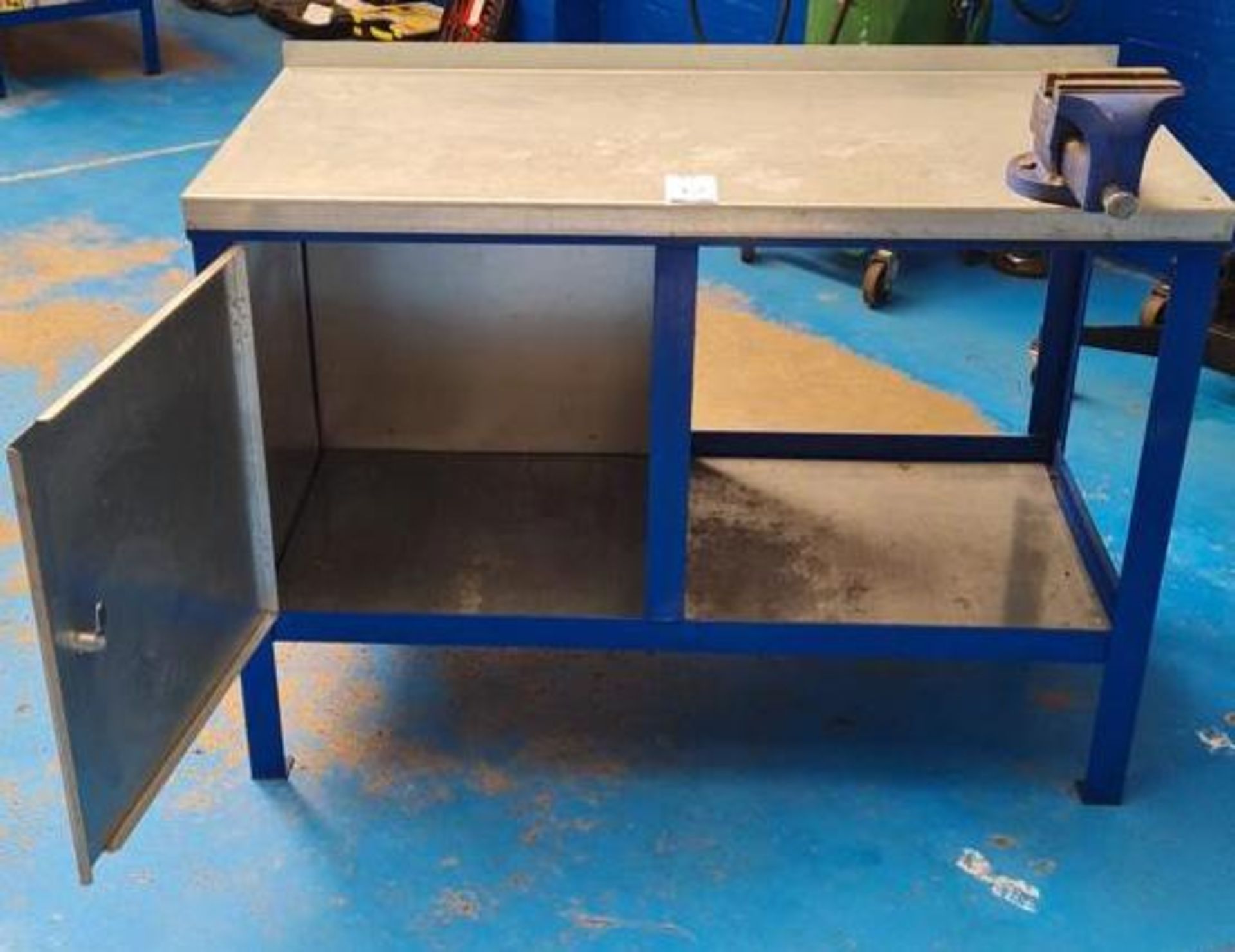 Benchmaster Mechanics Workbench (1200x600mm) with single cupboard fitted with small engineers - Image 3 of 3