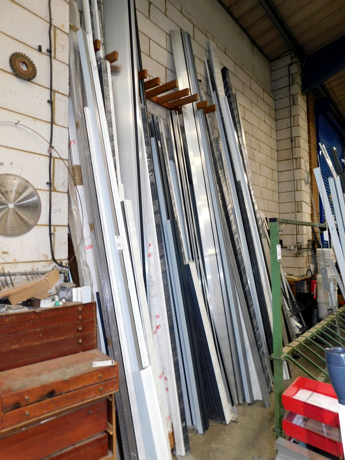 Quantity of Assorted Aluminium Lengths & Small Mobile Stock Rack (Location: Bedford. Please Refer to