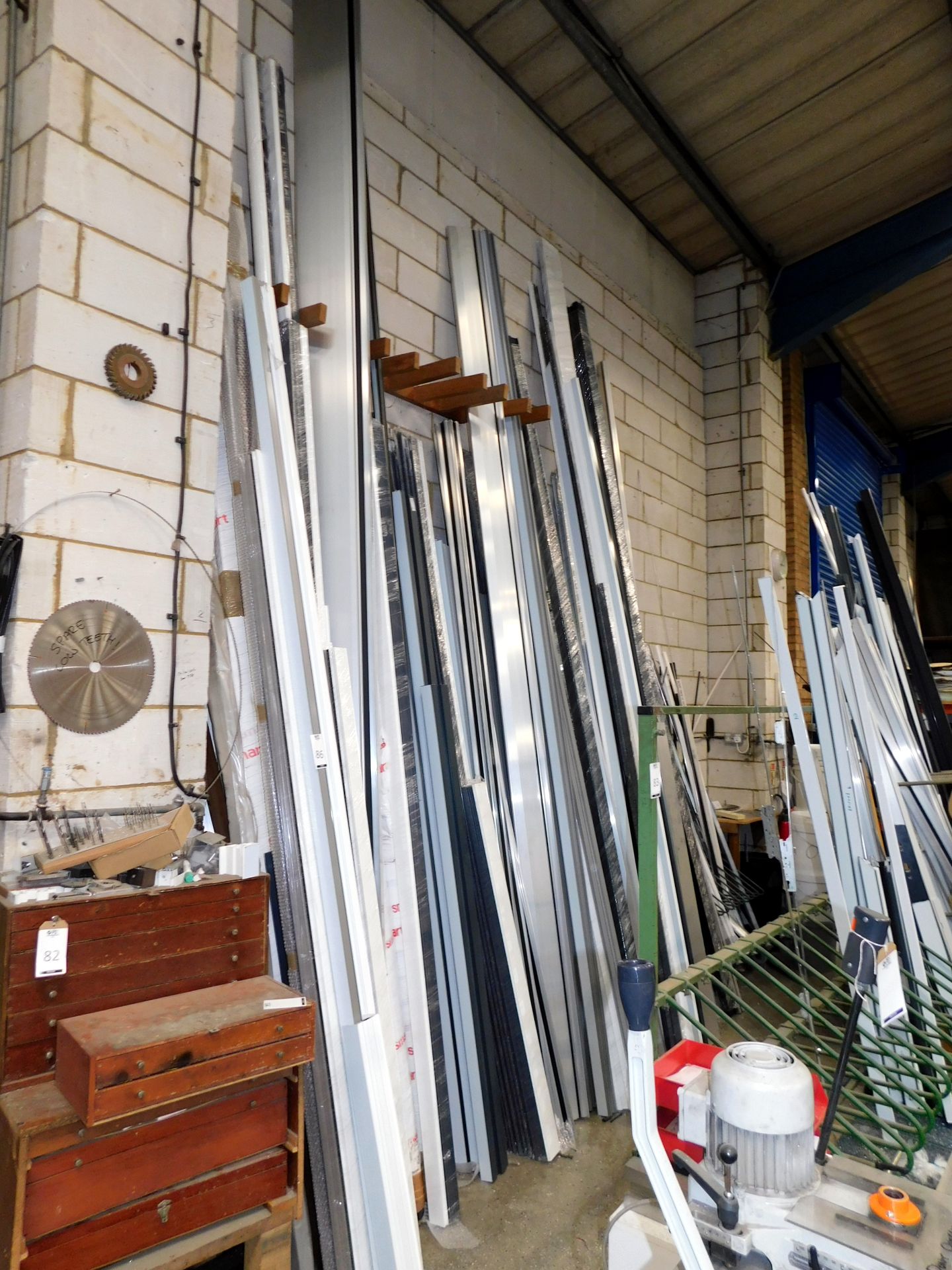 Quantity of Assorted Aluminium Lengths & Small Mobile Stock Rack (Location: Bedford. Please Refer to - Image 2 of 2