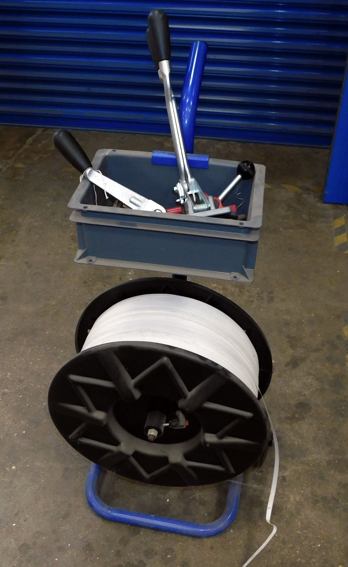 Manual Strapping Tool & Trolley (Location: Bedford. Please Refer to General Notes)