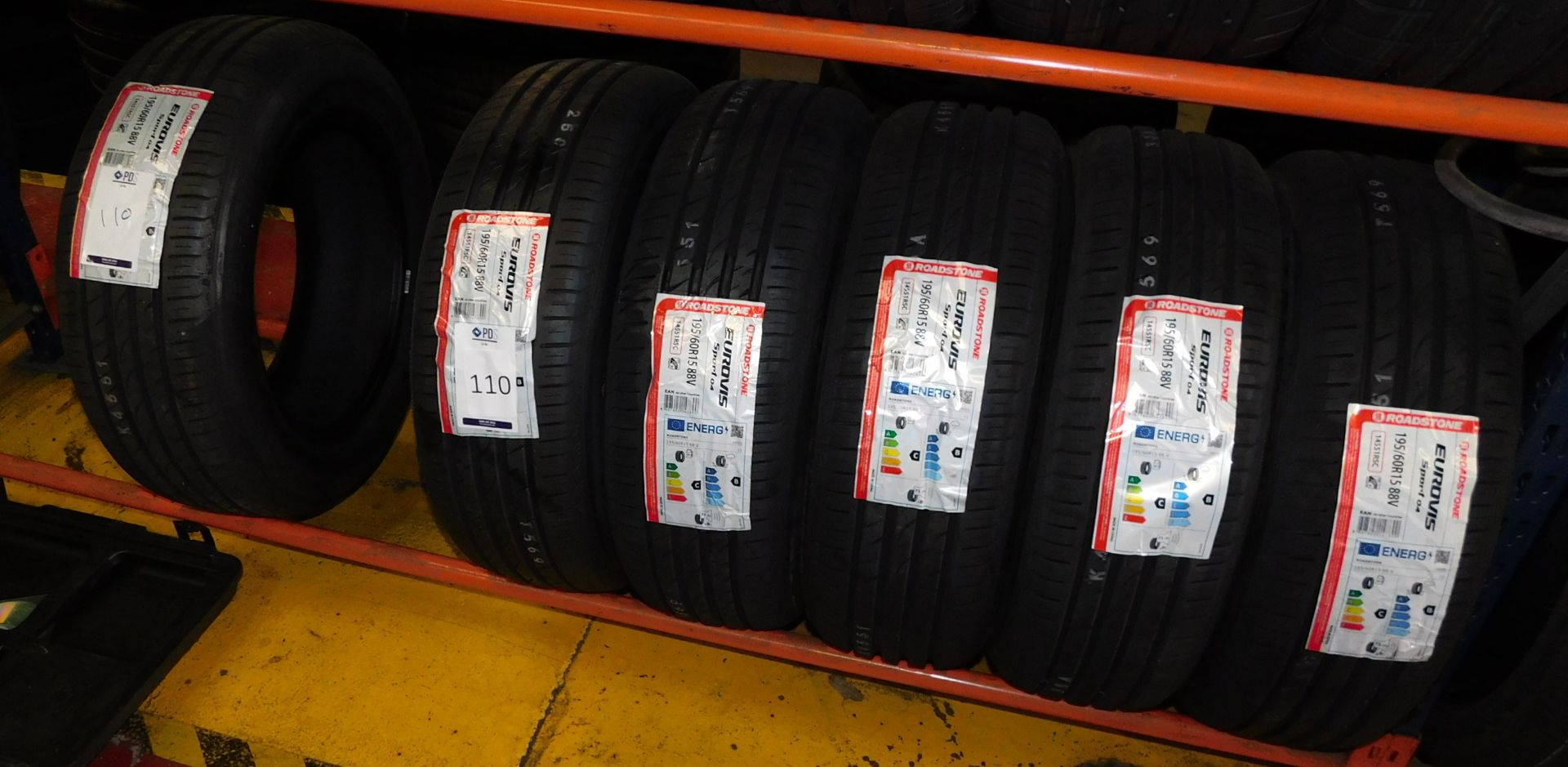 6 tyres, size 195/60 15 (6 Roadstone) (Location Northampton. Please Refer to General Notes)