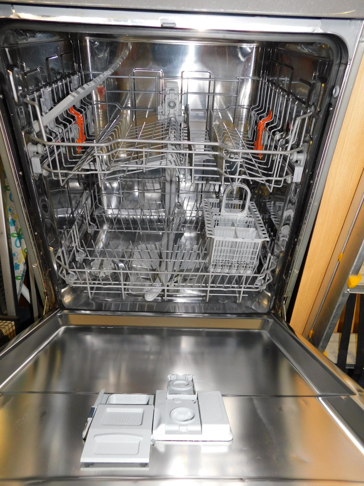 Hotpoint Futura Dishwasher (Location Stockport. Please Refer to General Notes) - Image 2 of 2