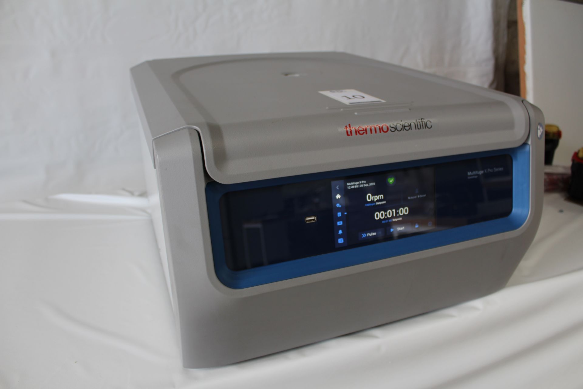 Thermo Scientific Multifuge X4pro Benchtop Centrifuge. SN# 42641218 (Location: Brentwood. Please