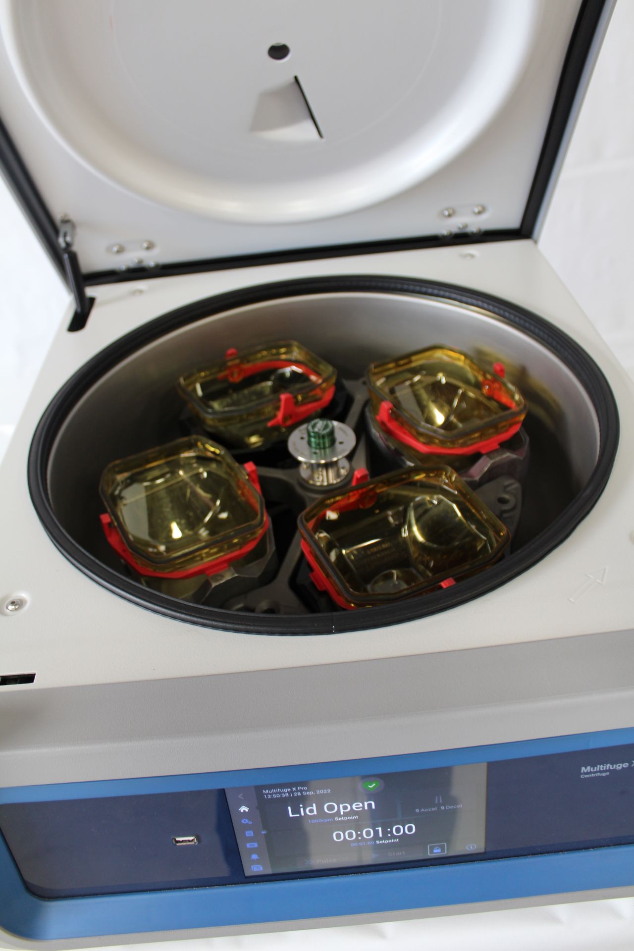 Thermo Scientific Multifuge X4pro Benchtop Centrifuge. SN# 42641218 (Location: Brentwood. Please - Image 3 of 3
