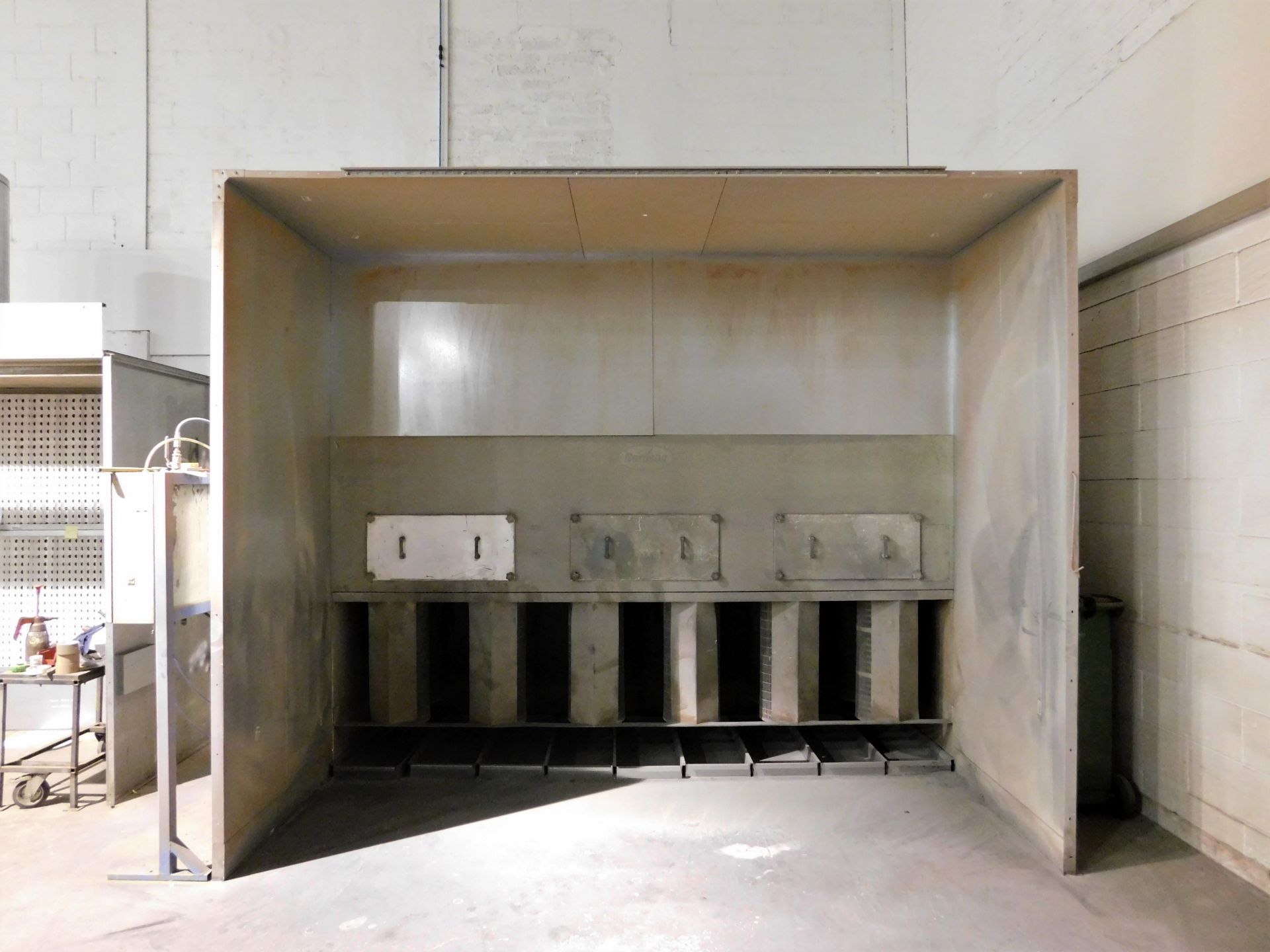 Nordson Dryback Spray Booth with Extraction Fan & Electrical Control Cabinet