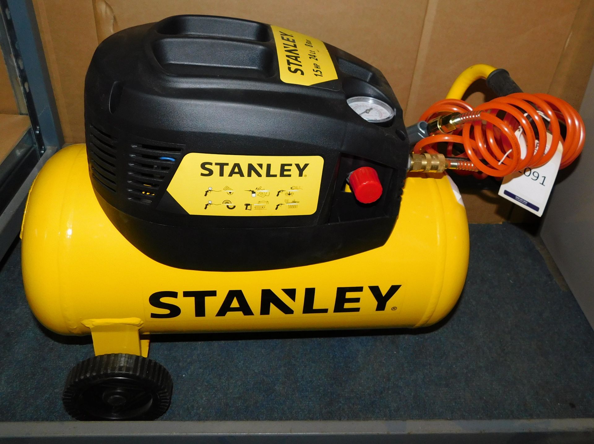 Stanley D200/8/24 Portable Compressor (Location Stockport. Please Refer to General Notes)