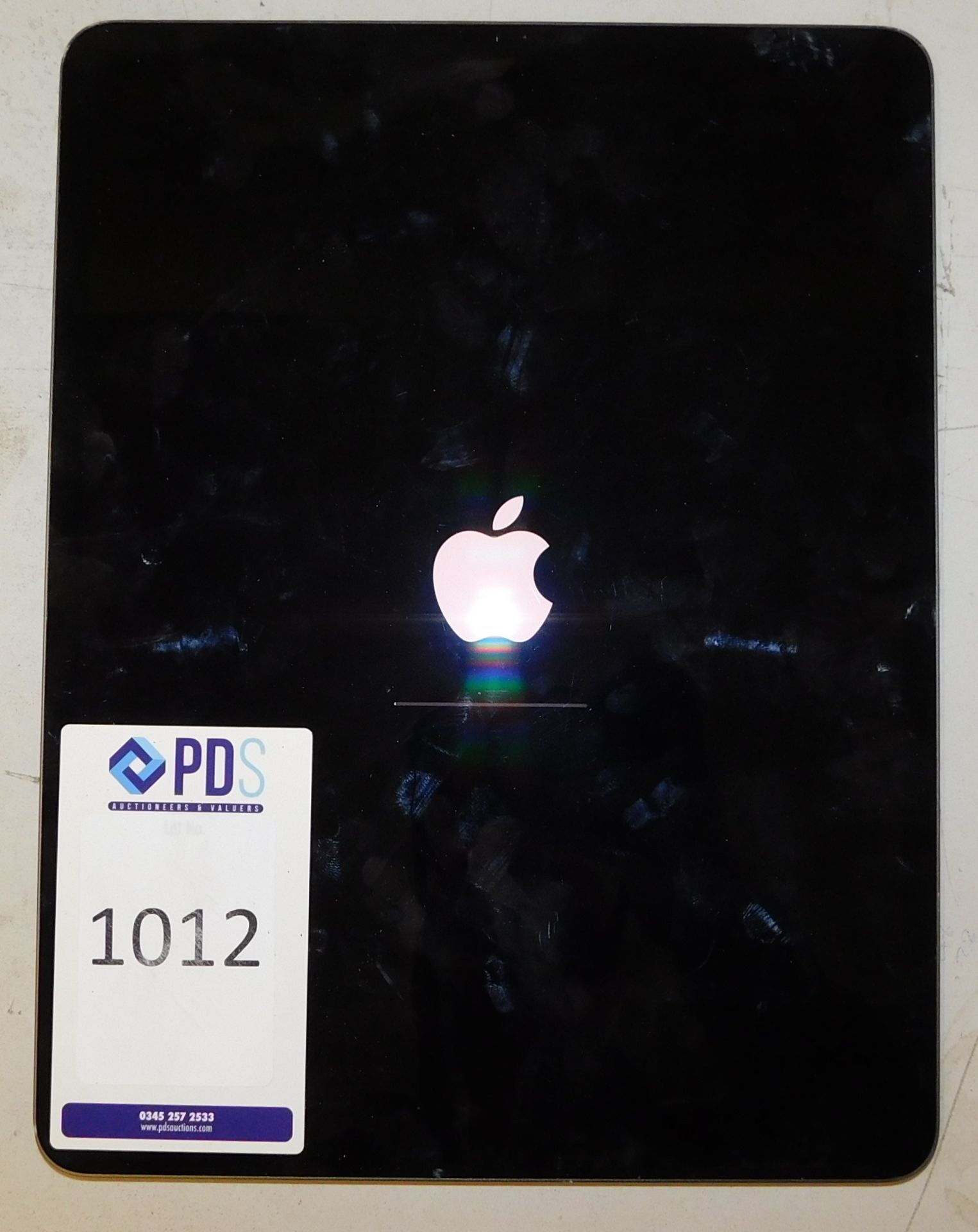 Apple iPad Pro, 12.9 inch, 3rd Generation, A1876, Serial Number DLXXX1ARK822, 512 GB Capacity (