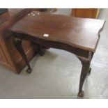 Early 20th Century mahogany serpentine fronted side table in Georgian style with cabriole legs. 83cm