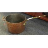 Large vintage copper pan with brass handle. (B.P. 21% + VAT)