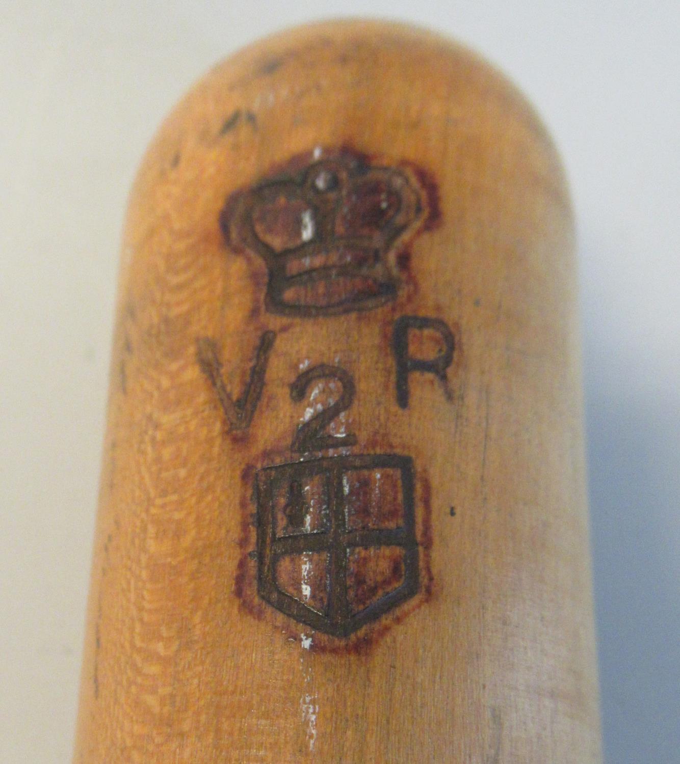 19th century Victorian beech turned wooden truncheon marked 'VR 2' with crown. (B.P. 21% + VAT) - Image 2 of 2