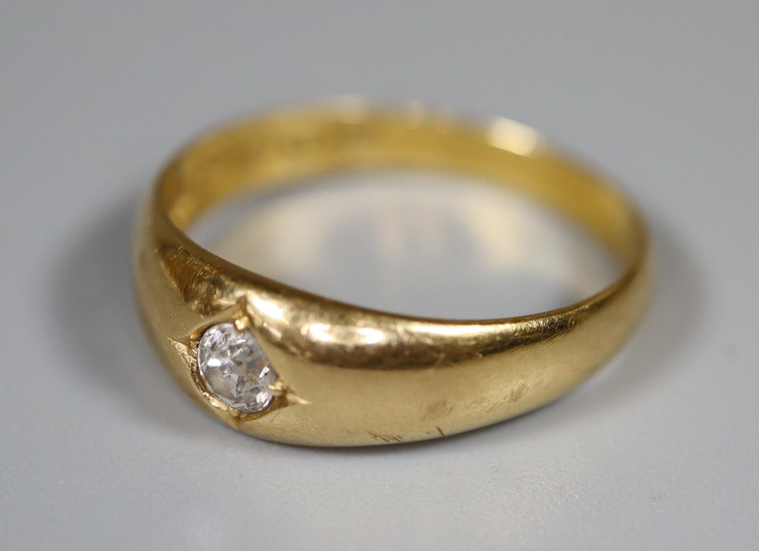 18ct gold diamond solitaire ring. The old cut diamond in gypsy setting. Ring size L&1/2. Approx - Bild 2 aus 2