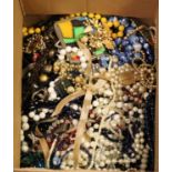 Box of costume jewellery. (B.P. 21% + VAT)