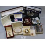 Collection of costume jewellery including a string of simulated pearls, wristwatches and a gold