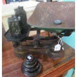 Vintage cast iron patent scales with pan and weights ranging down from 7 pounds. (B.P. 21% + VAT)