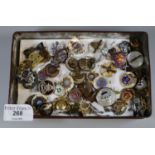Tin box of military badges/brooches to include RAF, RSLI, Royal Engineers etc (B.P. 21% + VAT)