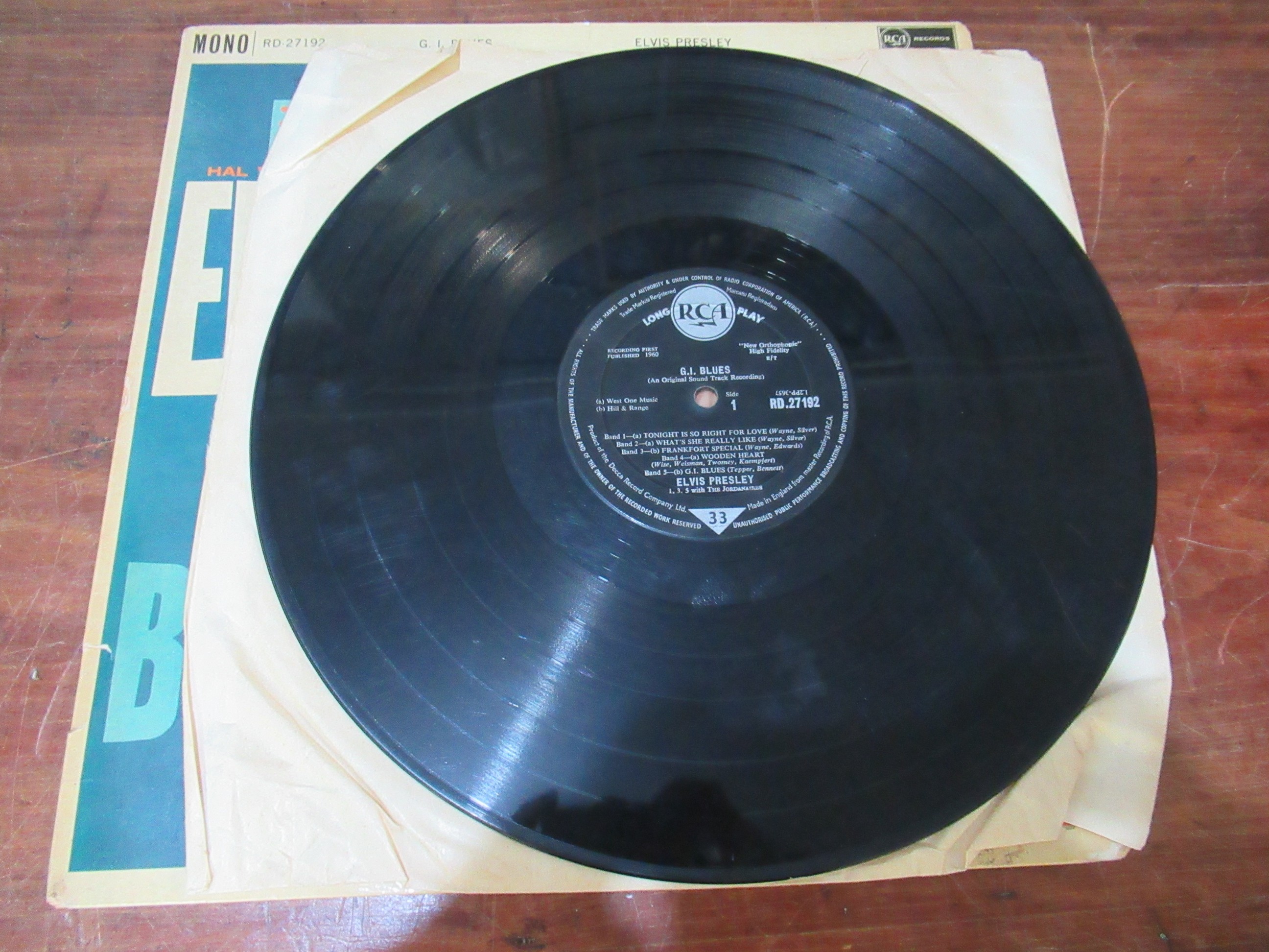 Box of vinyl LP records 33rpm to include: John Lennon 'Imagine', Simon and Garfunkel 'Bridge Over - Image 5 of 7