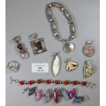 Bag of assorted silver and other costume jewellery. (B.P. 21% + VAT)