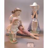 3 Spanish Nao porcelain figurines of young girls, one in pensive pose (3) (B.P. 21% + VAT)