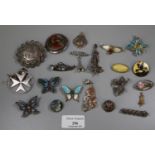 Bag of assorted vintage Art Nouveau and other silver and enamelled brooches and a silver fob etc. (