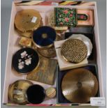 Box of assorted vintage compacts to include; Stratton, floral design, small pill box etc. (B.P.