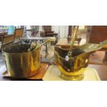 Collection of brassware, to include: helmet shaped coal scuttle, circular pan and various