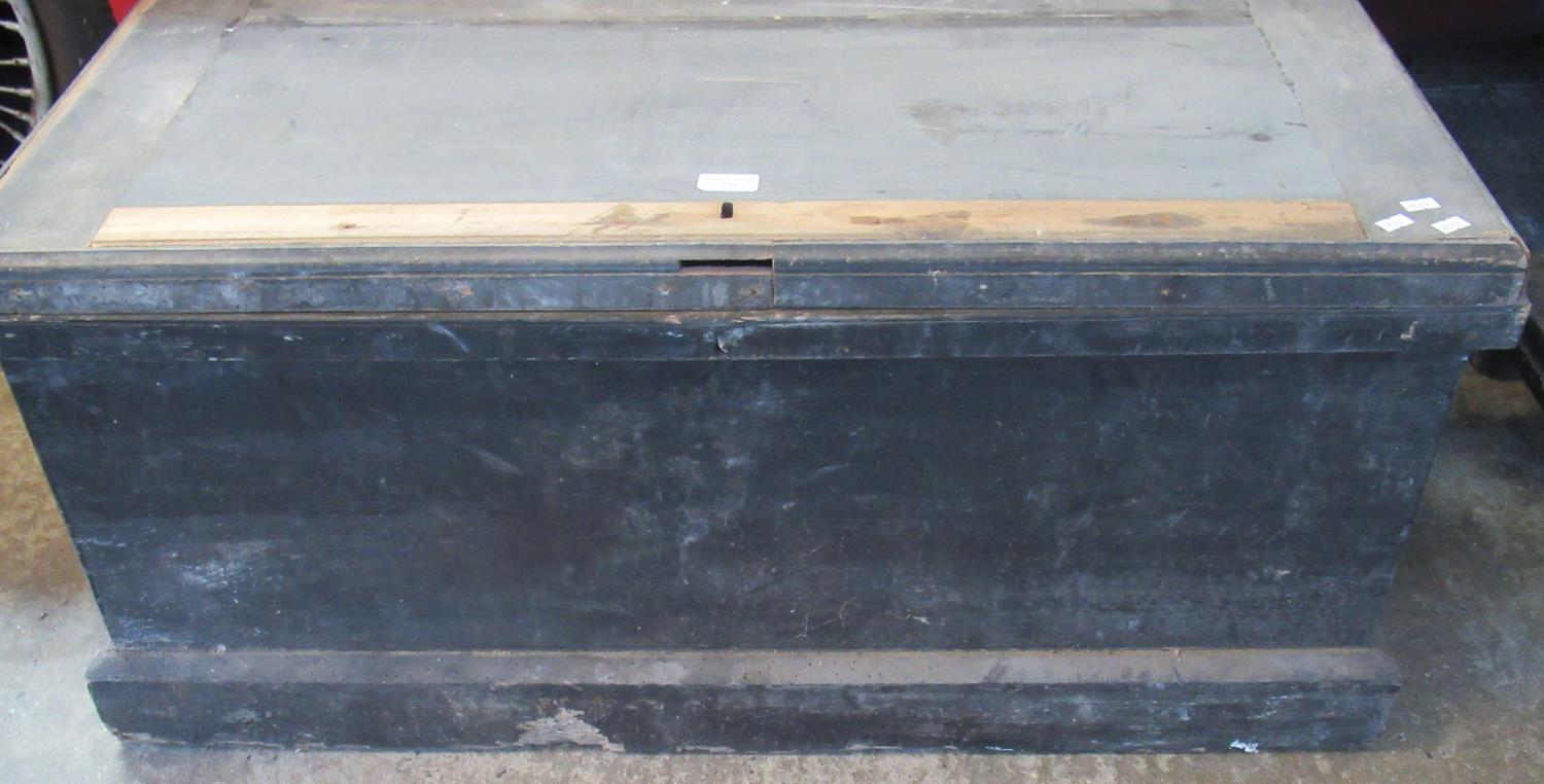 Stained pine artisans trunk. (B.P. 21% + VAT)