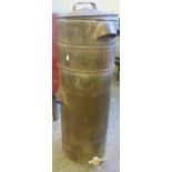 Vintage galvanised honey maker with tap. (B.P. 21% + VAT)