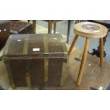 Novelty oak and brass banded coal/log bin in the form of a treasure chest, together with a small