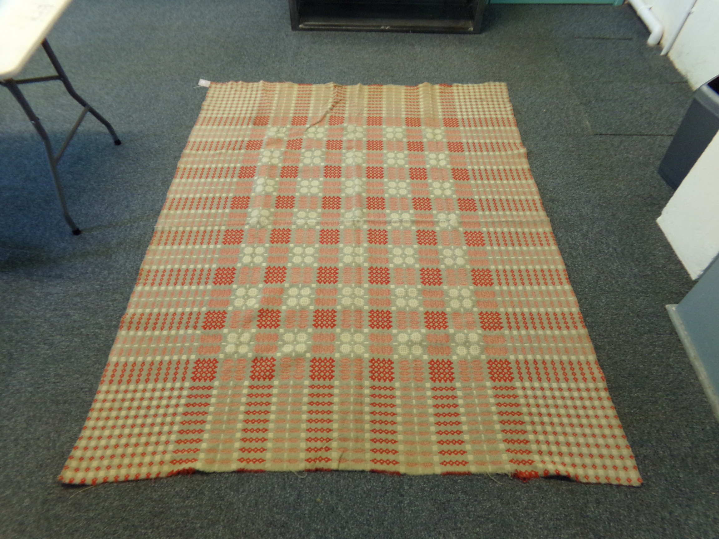 Vintage double sized woollen Welsh tapestry blanket on grey ground, with traditional Caernarfon - Image 2 of 5