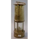 E.Thomas & Williams Ltd Aberdare vintage brass miner's lamp. (B.P. 21% + VAT)