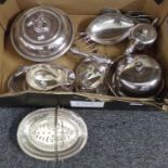 Box of silver plate to include: sauce boats on stands, toast rack, lidded serving dish, basket,