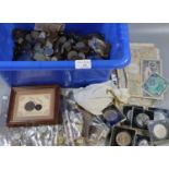 Large collection of assorted GB and Foreign coinage, Foreign bank notes etc. Very varied, some pre
